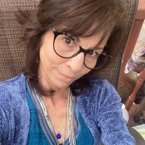 Meet your Posher, Ginia